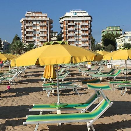 Appartamento Fronte Mare Rimini Kültér fotó