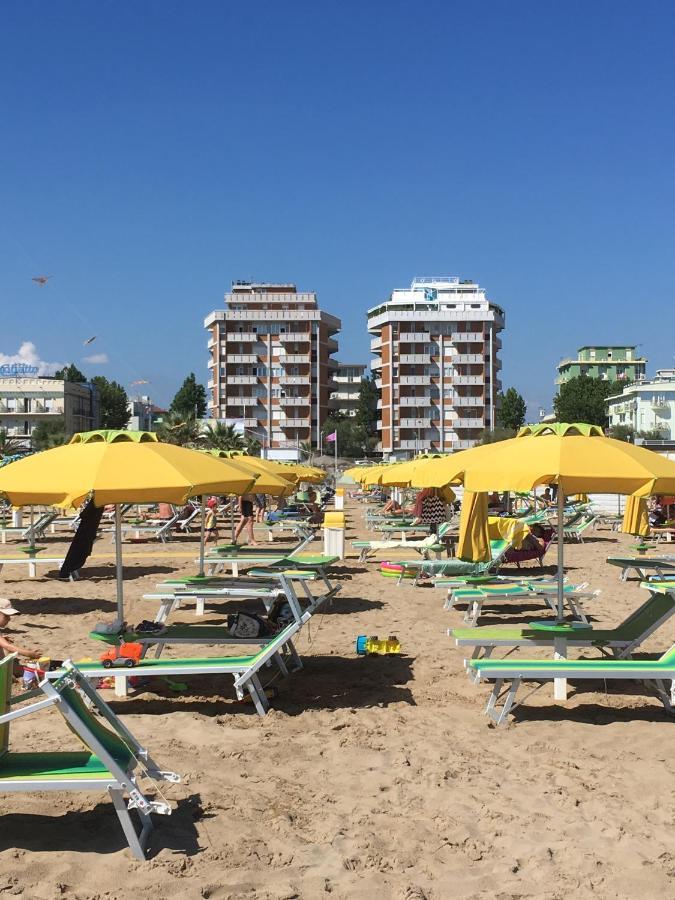 Appartamento Fronte Mare Rimini Kültér fotó
