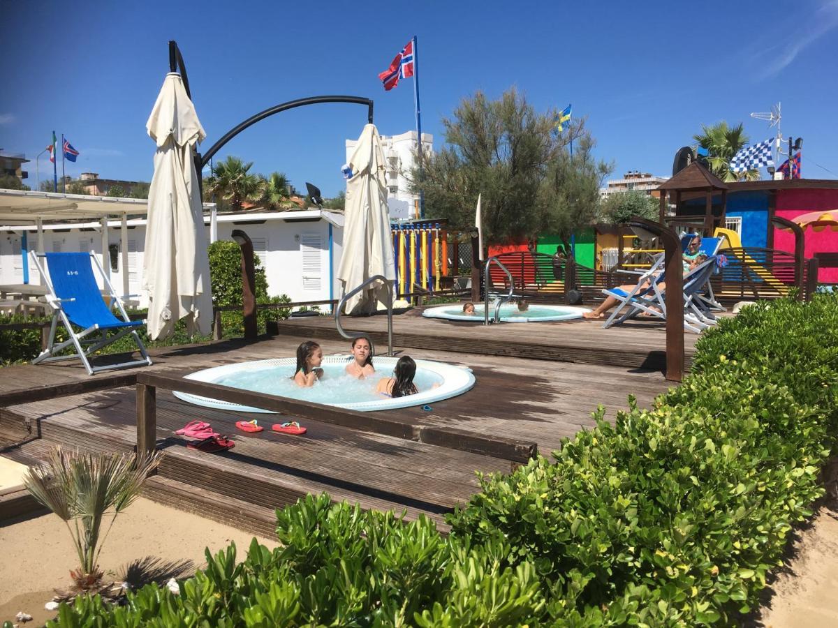 Appartamento Fronte Mare Rimini Kültér fotó