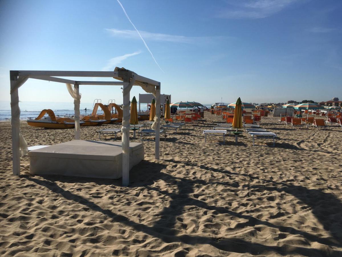 Appartamento Fronte Mare Rimini Kültér fotó